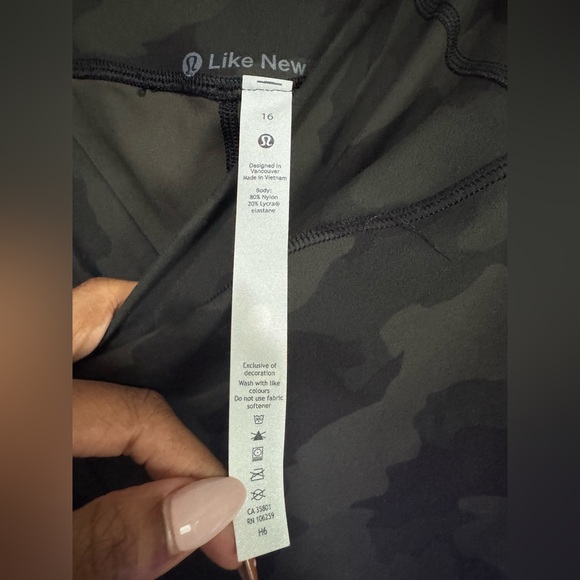 lululemon athletica ALIGN HIGH RISE CROP 21” Camo Leggings - Picture 5 of 7